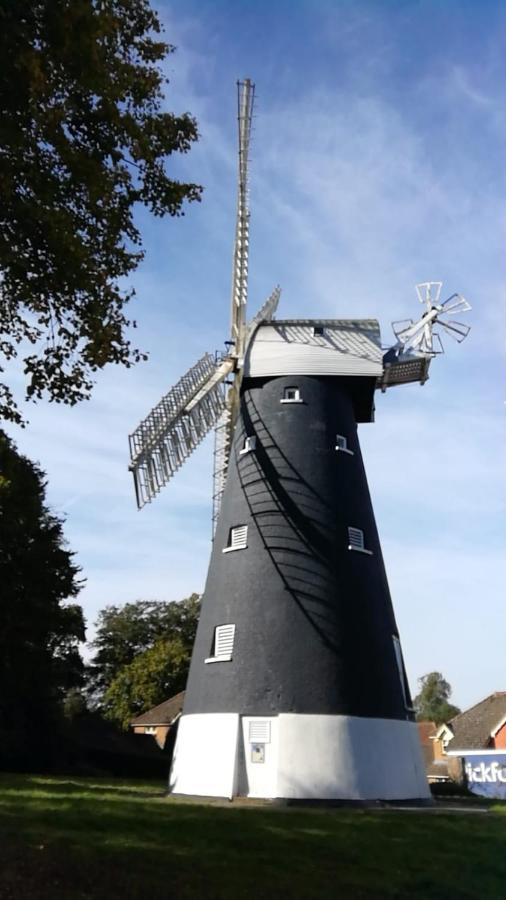 Many Worlds Meet - Eurostar, Wimbledon 30 Mins, Central London, Gatwick 15 Mins - Spacious, Sleeps Up To 16 Plus Cot - Free Wifi, Parking - Next To Lloyd Park, Great For Families, Walkers, Relocators - Ideal For Contractors Κρόιντον Εξωτερικό φωτογραφία