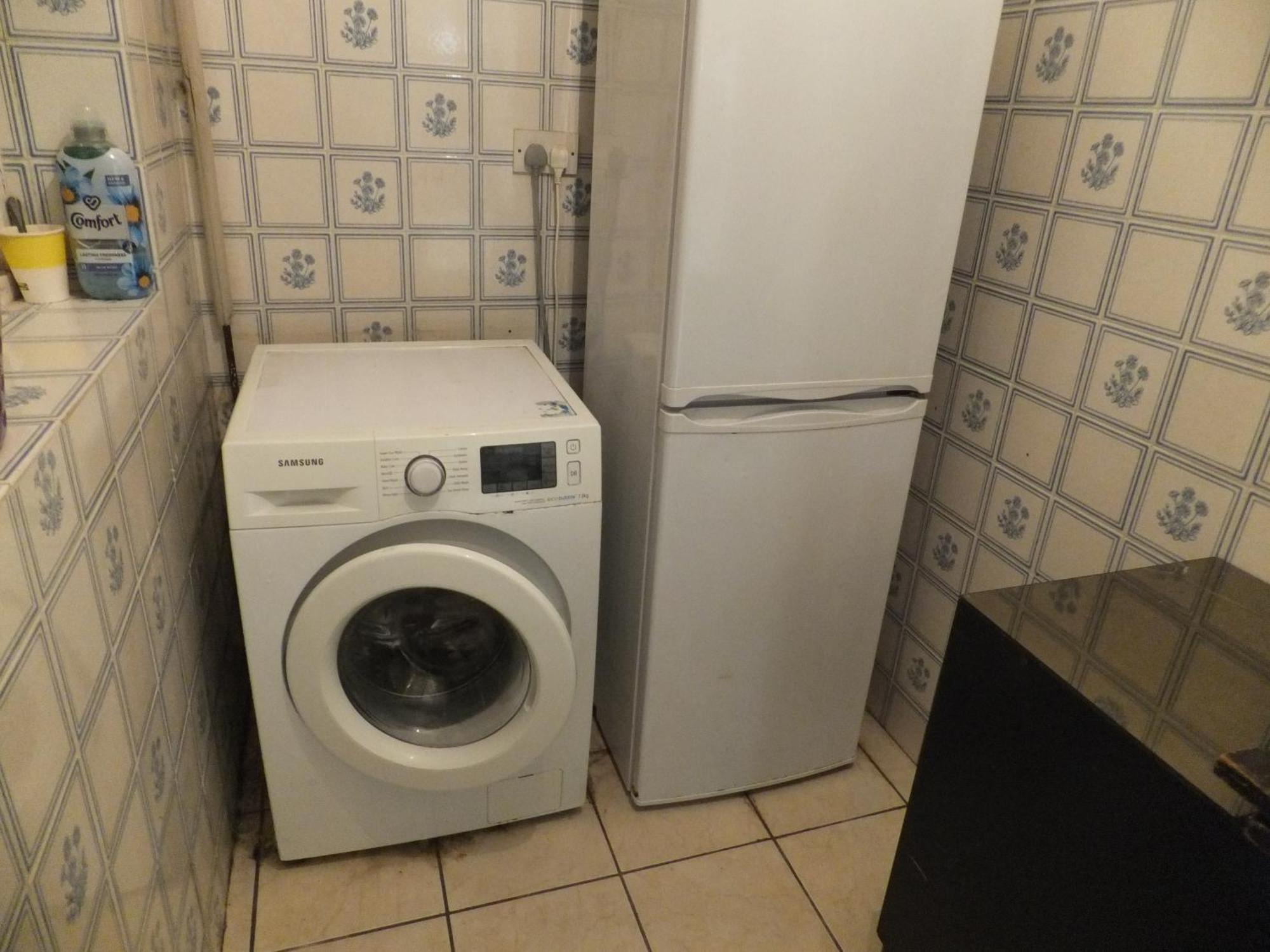 Many Worlds Meet - Eurostar, Wimbledon 30 Mins, Central London, Gatwick 15 Mins - Spacious, Sleeps Up To 16 Plus Cot - Free Wifi, Parking - Next To Lloyd Park, Great For Families, Walkers, Relocators - Ideal For Contractors Κρόιντον Εξωτερικό φωτογραφία
