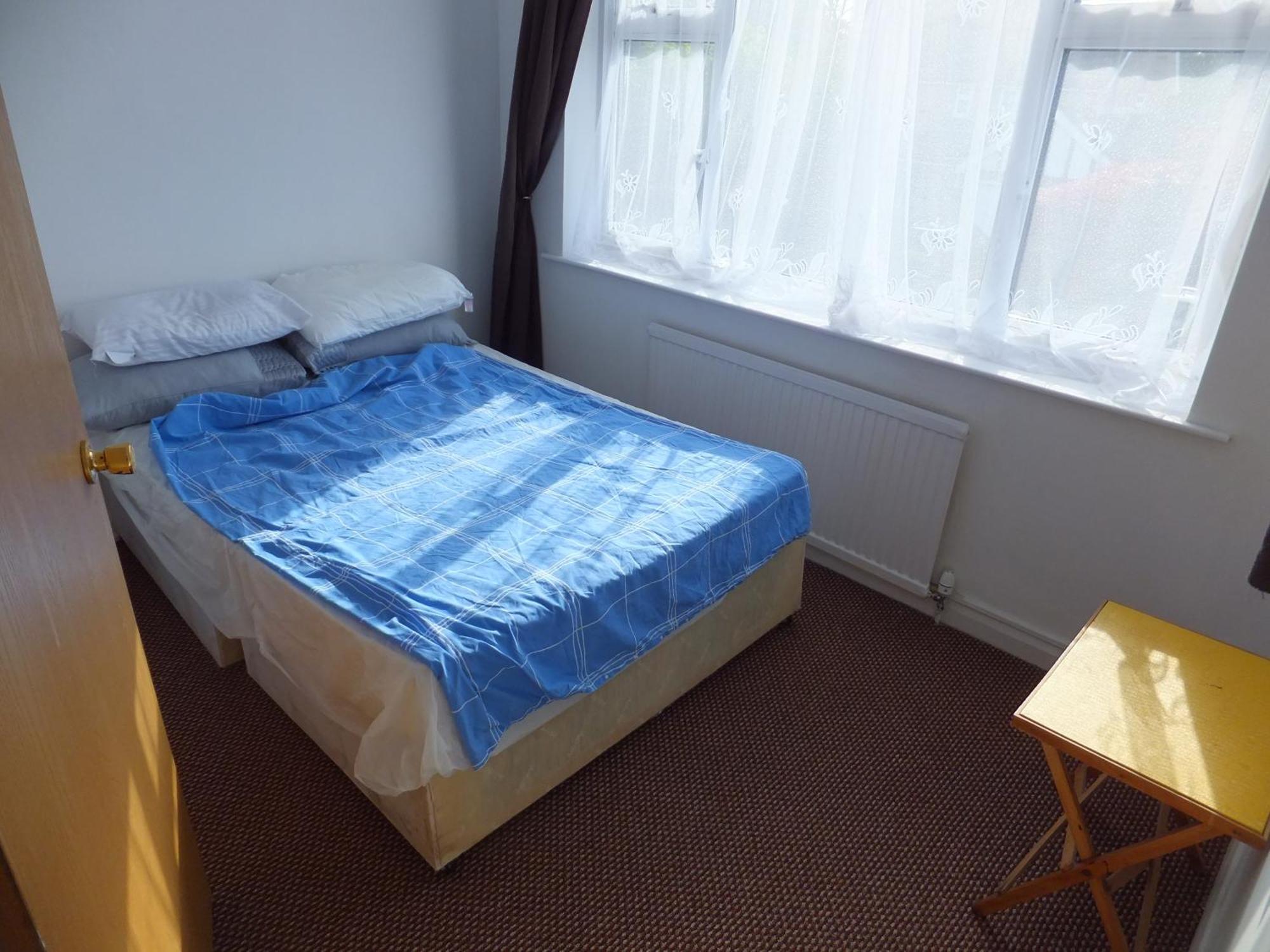 Many Worlds Meet - Eurostar, Wimbledon 30 Mins, Central London, Gatwick 15 Mins - Spacious, Sleeps Up To 16 Plus Cot - Free Wifi, Parking - Next To Lloyd Park, Great For Families, Walkers, Relocators - Ideal For Contractors Κρόιντον Εξωτερικό φωτογραφία
